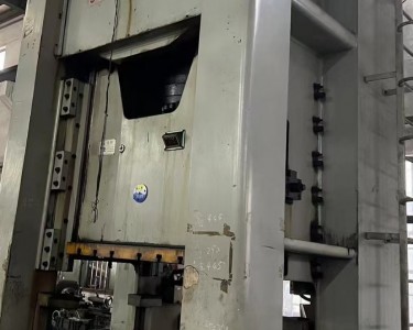 气动冲床 630T 扬锻