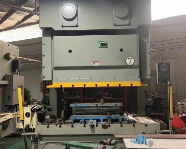 气动冲床 160T 广锻