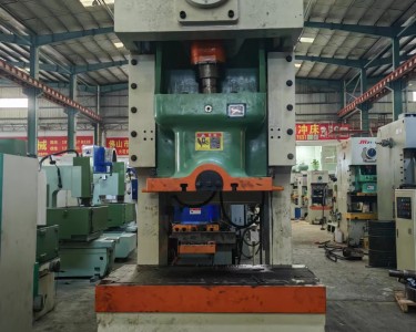 气动冲床 110T/200T 扬力