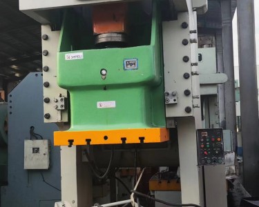气动冲床 400T 扬力