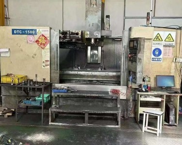 立式加工中心 1580 鼎泰