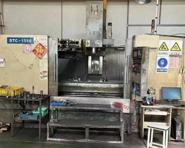 立式加工中心 1580 鼎泰