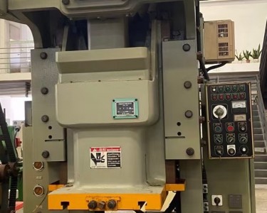 气动冲床 80T 东泰