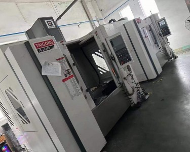 立式加工中心 850 台功