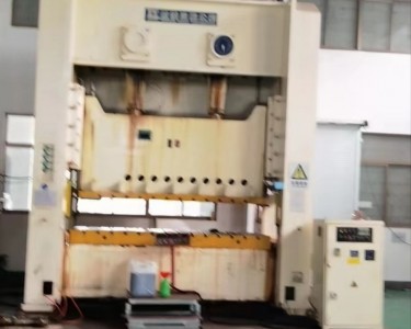 气动冲床 400T 徐锻