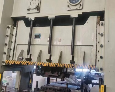 气动冲床 400T 徐锻