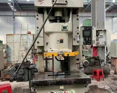 气动冲床 110T 米斯克