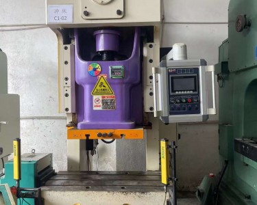 气动冲床 110T 博信