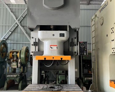 气动冲床 250T 扬力