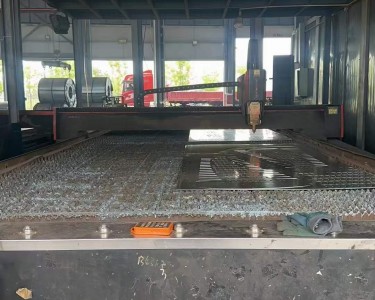 激光切割机 6025/8000W 迪能