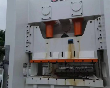 气动冲床 400T 沃得