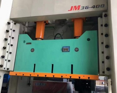 气动冲床 400T 扬力