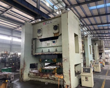 气动冲床 500T 沃得