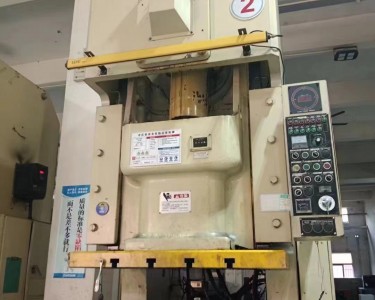 气动冲床 200T 金丰
