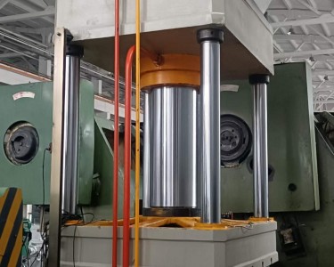 四柱式油压机 200T  