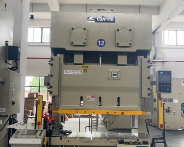 气动冲床 110T 固安力