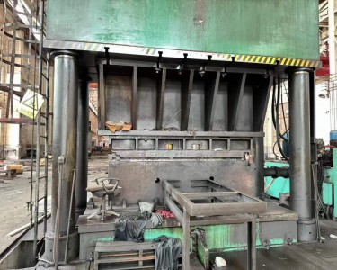 四柱式油压机 1600T 江东