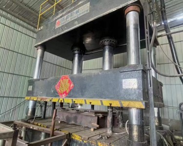 四柱式油压机 500T 建哈