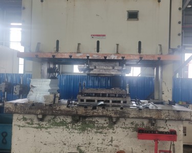 气动冲床 315T 沃得