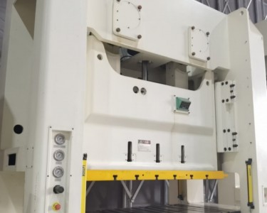 气动冲床 200T 泰易达