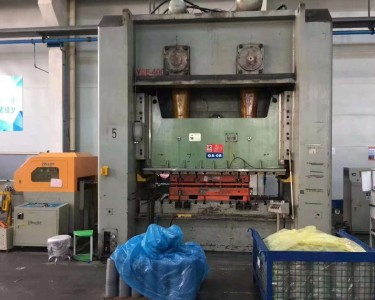 气动冲床 400T 扬锻