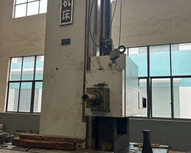 镗铣加工中心 2×2.5 齐二