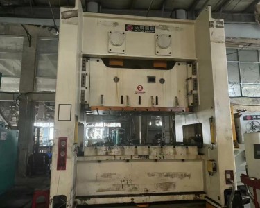 气动冲床 400T 沃得