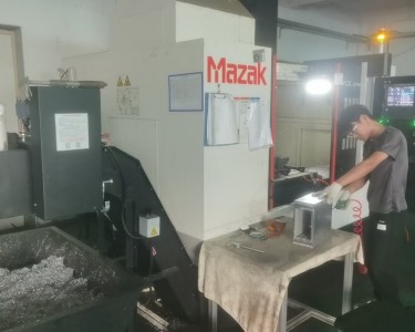 立式加工中心 vce570  马扎克