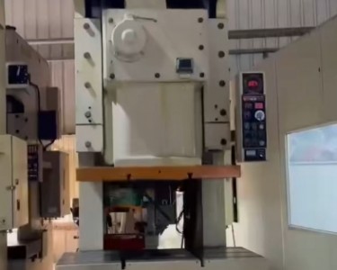 气动冲床 260T 金丰