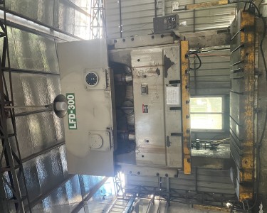 气动冲床 300T 徕富