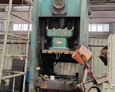 气动冲床 400T 沃得