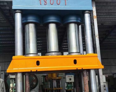 气动冲床 1800T 铭格