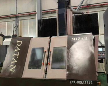 龙门加工中心 2215 大天