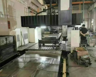 龙门加工中心 2560 纽威