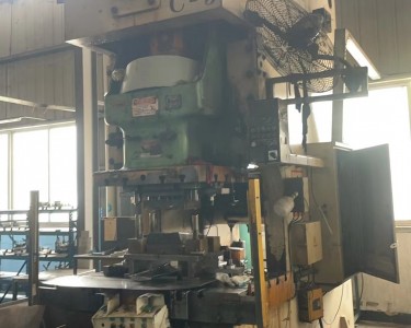 气动冲床 250T 扬力