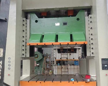 气动冲床 500T 扬力
