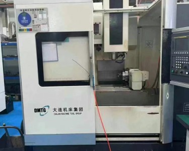 立式加工中心 850 大连机床