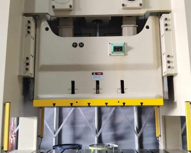 气动冲床 200T 易锻