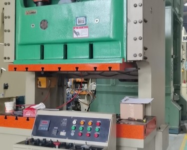 气动冲床 110T 杨力