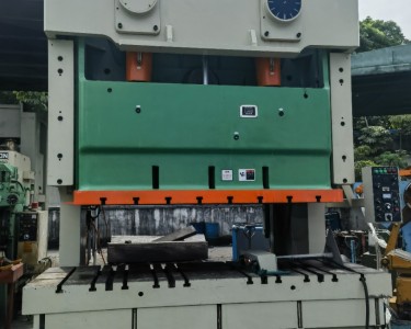 气动冲床 250T 协易