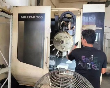 钻攻中心 T700 德玛吉