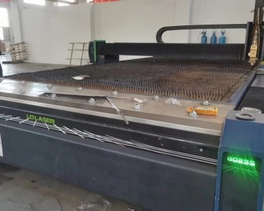 激光切割机 6025/3000W 龙雕