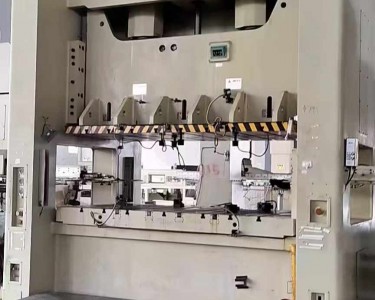 气动冲床 400T 金丰
