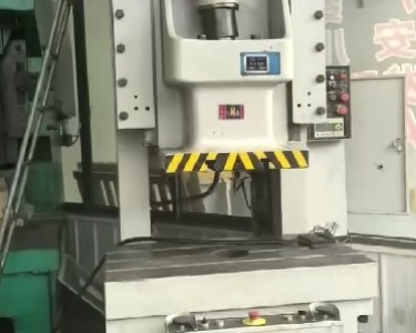 气动冲床 100T 徐锻