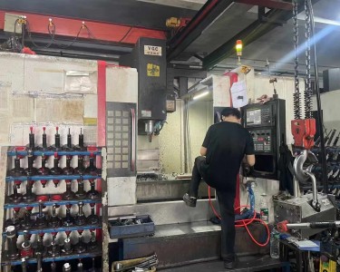 立式加工中心 1380 冠驰