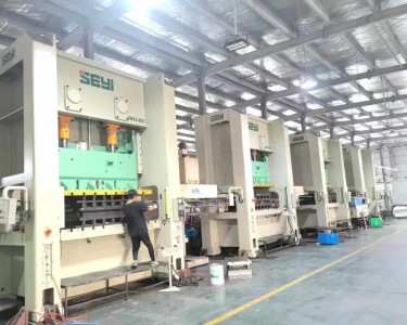 气动冲床 400T 协易