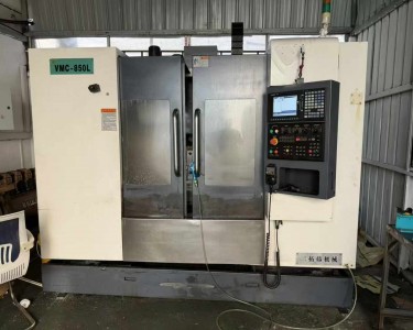 立式加工中心 850 三拓伟