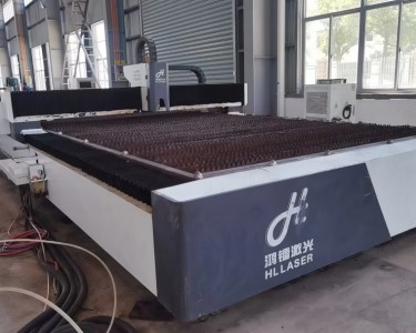 激光切割机 3000W/6025 鸿镭