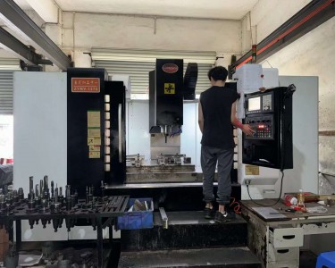 立式加工中心 1270 中佑