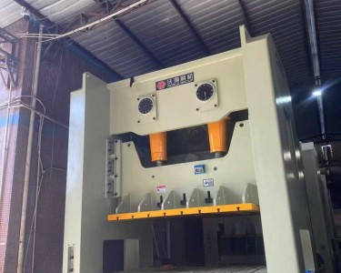 气动冲床 400T 沃得
